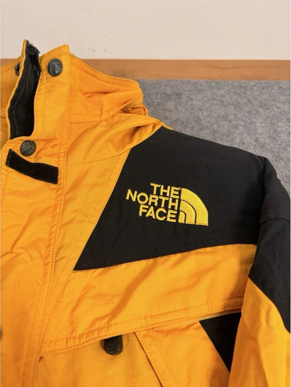 The North Face Extreme Light Jacket Mens XL Yellow with Collar/Hood
